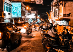 Il traffico attorno a Semawis Market